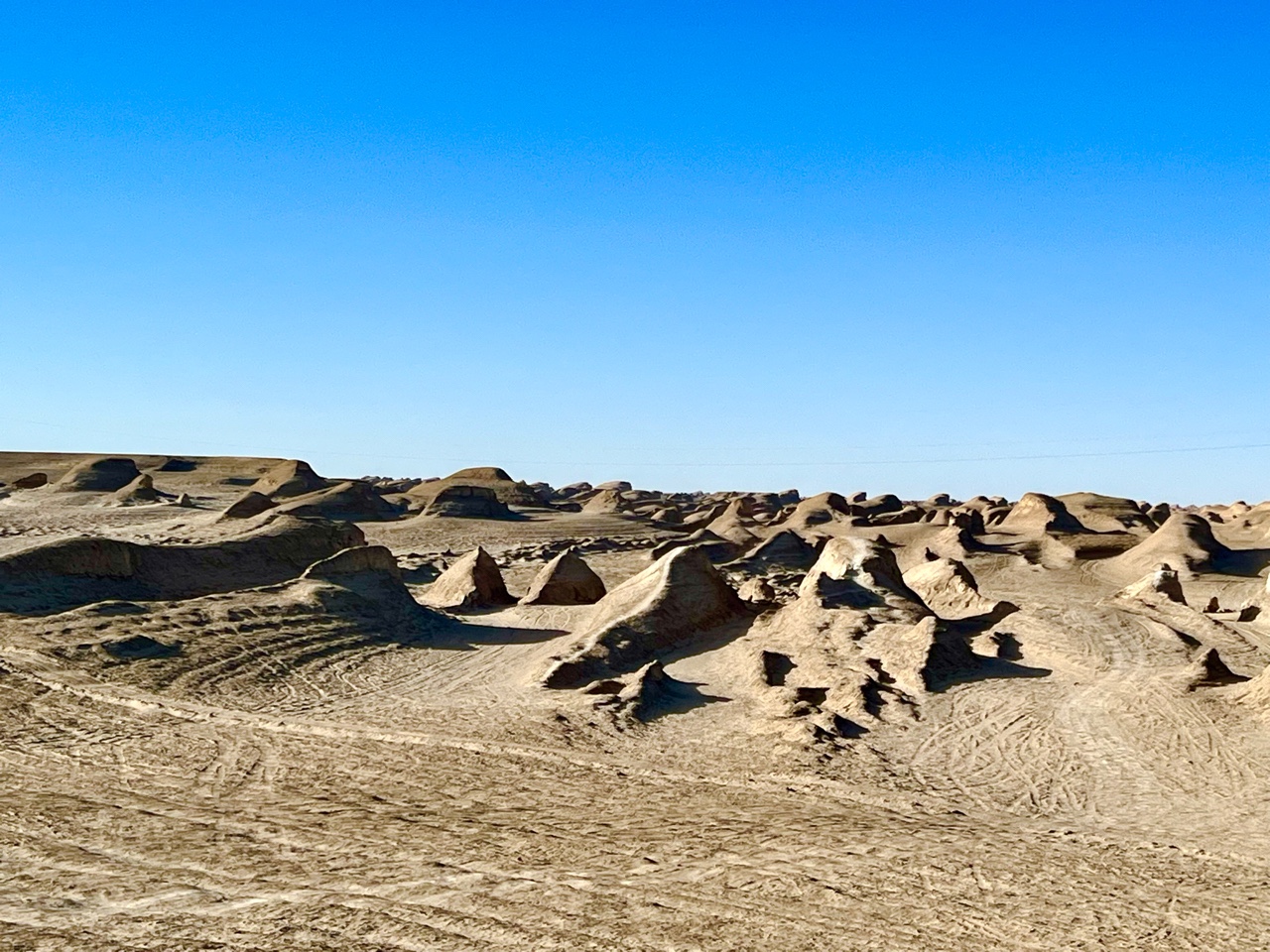 敦煌逐西租車公司：汽車保養(yǎng)維修門道多，車主需要多留幾個(gè)心眼