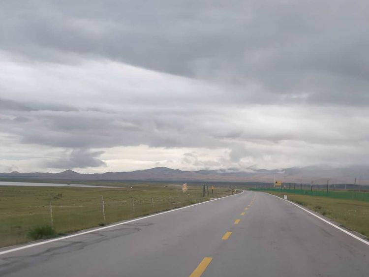 敦煌包車租車商務(wù)租車公司淺談汽車保養(yǎng)常識(shí)