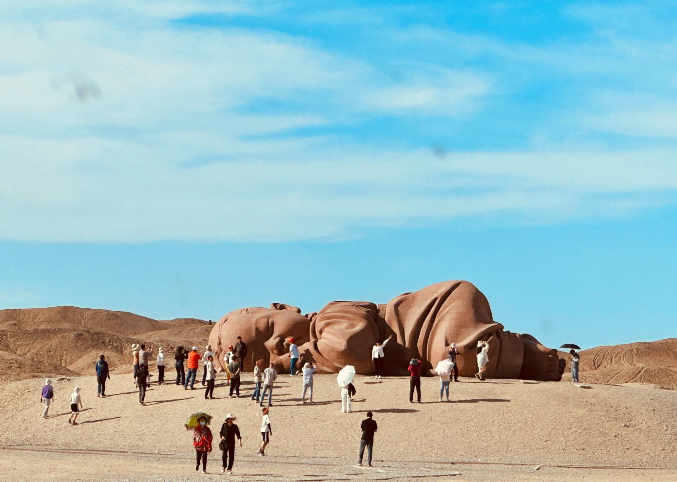 敦煌租車公司：油箱燈亮了還能開多遠