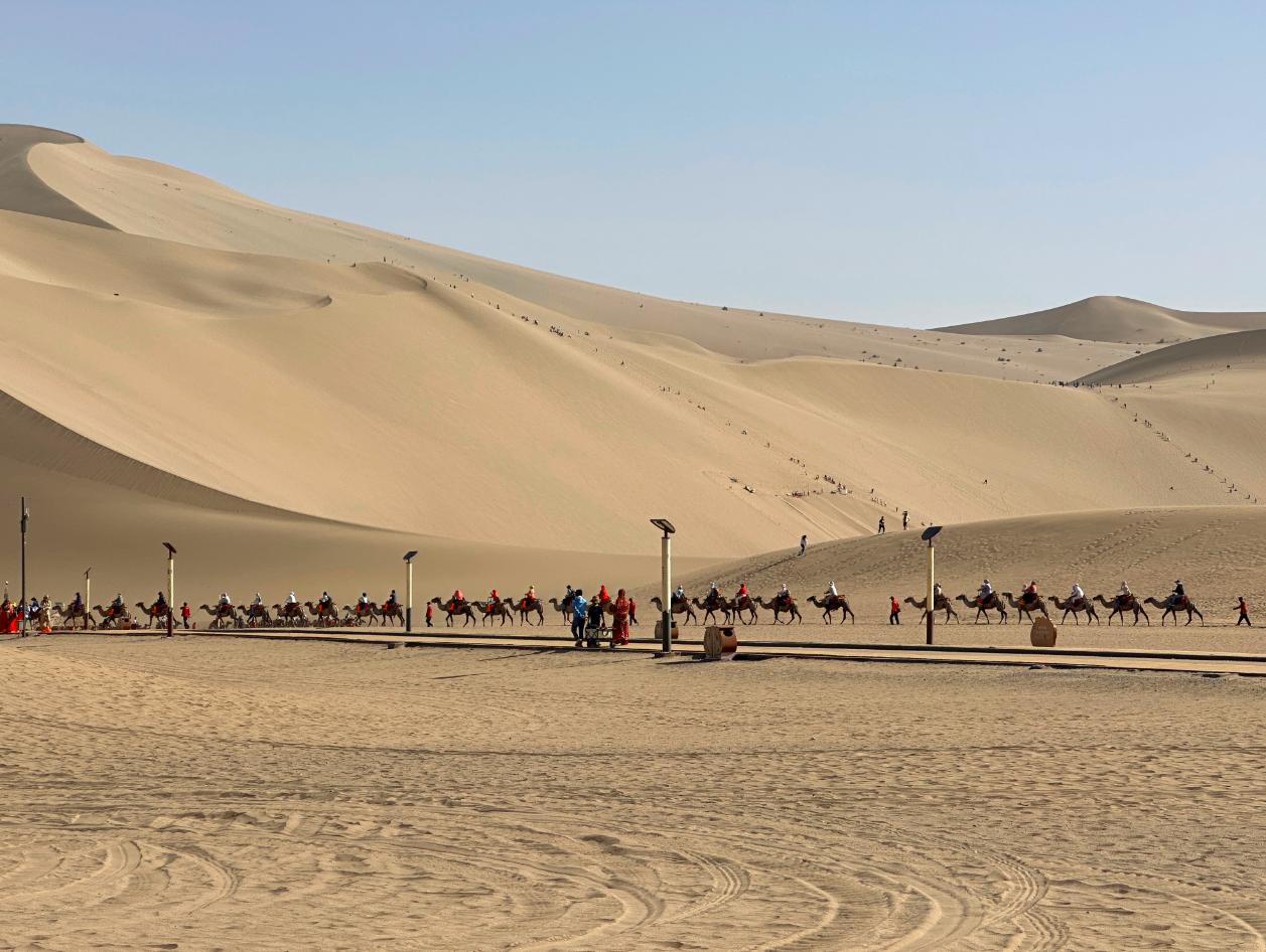 敦煌租車公司談長期包車需要注意的問題