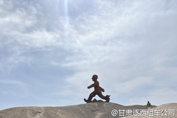 我們想晚上趕到瓜州看戈壁星空，包車司機(jī)愿意開夜車嗎？  