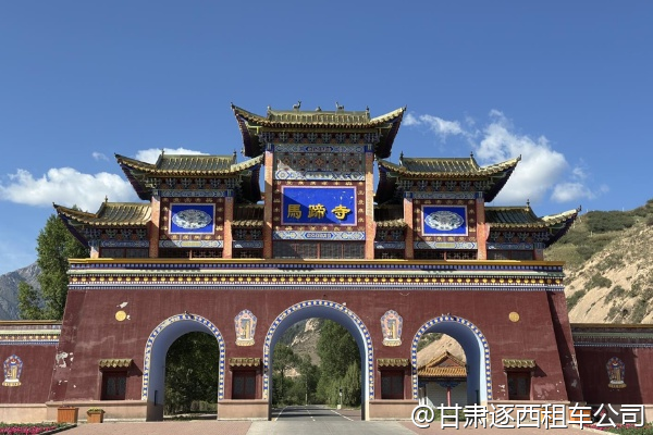 想租越野車穿越巴丹吉林沙漠，需要什么特殊準(zhǔn)備？  