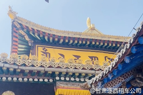 甘肅包車旅游，遇到車輛故障怎么辦？有救援服務(wù)嗎？  